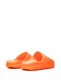 YEEZY SLIDES